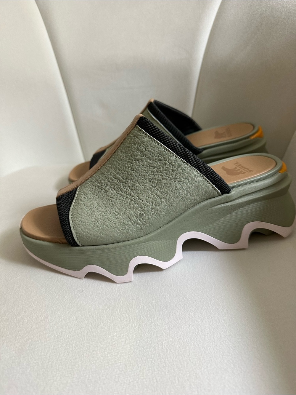 SOREL Kinetic Impact Slide High Sandals — Safari/Dream.Size 7.5